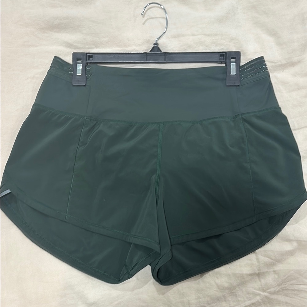 Lululemon Athletica Green Athletic Shorts Lightweight Stretchy Design